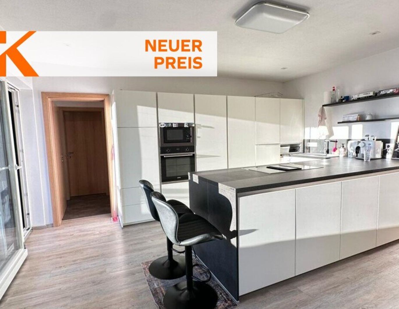 Modernes Einfamilienhaus mit Garage