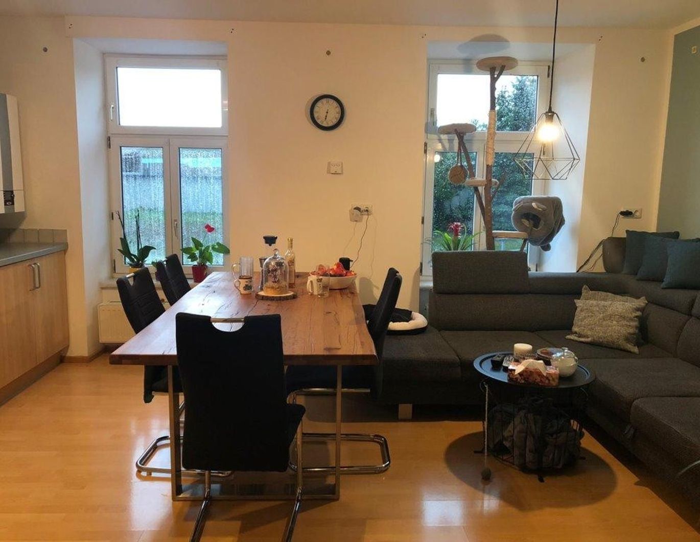 2 Zimmer Wohnung , +19 m² Kellerabteil im EG ,+Gemeinschaftsgarten von 1.270m²