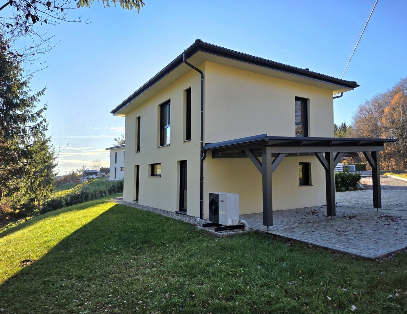 Erstbezug! Charmantes Einfamilienhaus mit guter Ausstattung!