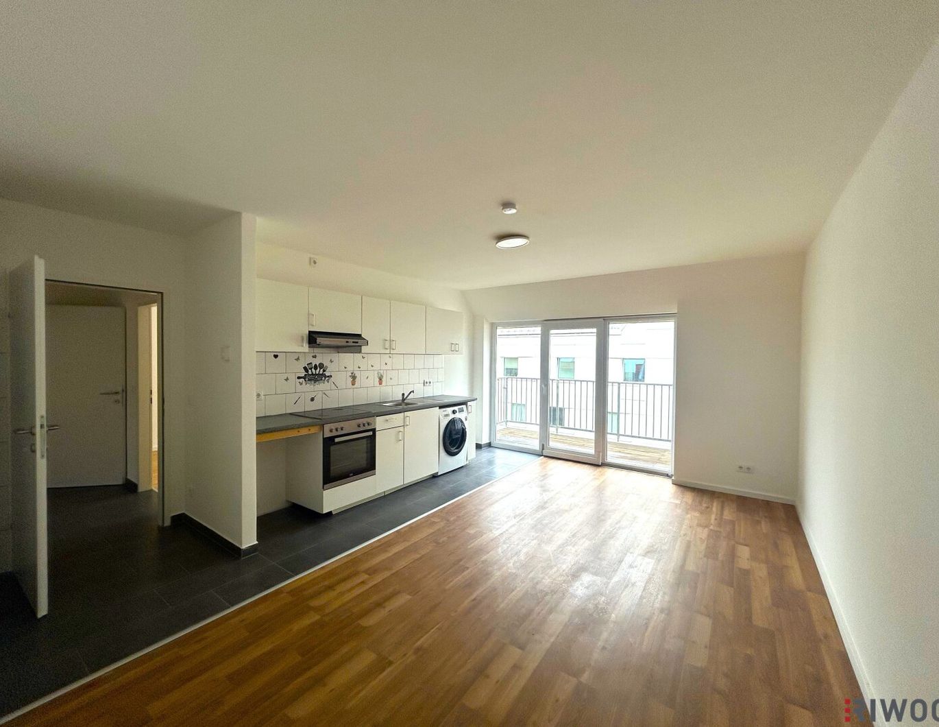 Balkonwohnung im Dachgeschoss - 3 Zimmer mit Wohnküche - Nähe Quellenstraße und Matzleinsdorfer Platz