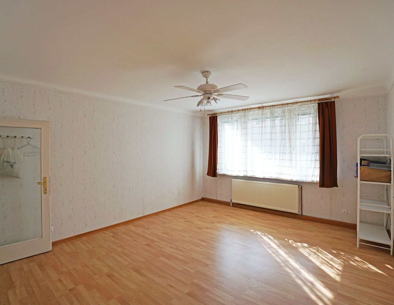Gepflegtes 2-Zimmer-Eigentum in super Lage gleich neben dem Auhofcenter