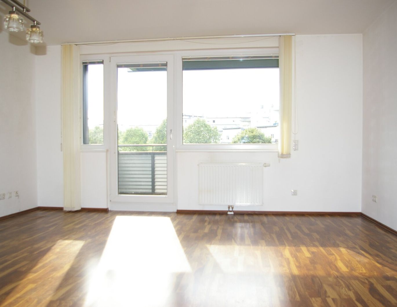 LICHTDURCHFLUTETE 2 Zimmerwohnung mit GRÜNBLICK!