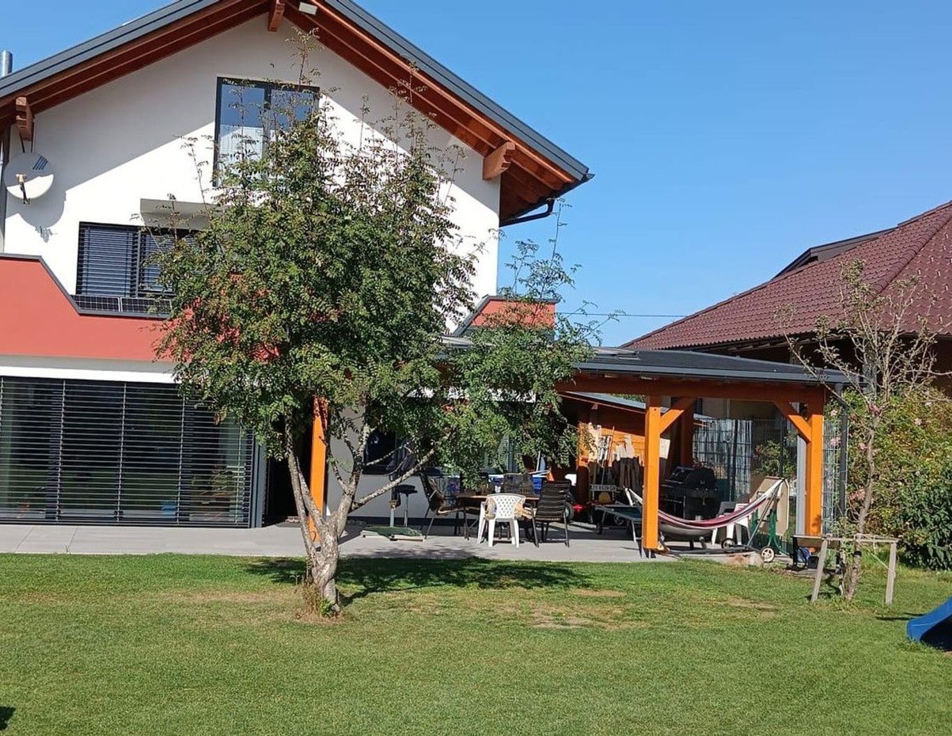 PRIVAT Einfamilienhaus in Top-Lage - Ideal für Wohnen, Arbeiten und Mehrgenerationennutzung