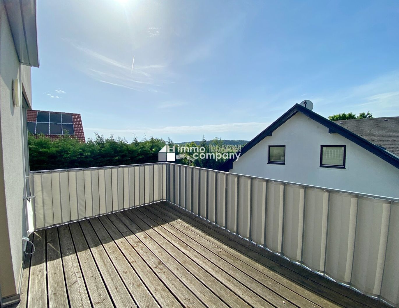Moderne 3-Zimmer-Wohnung + Balkon + Garage