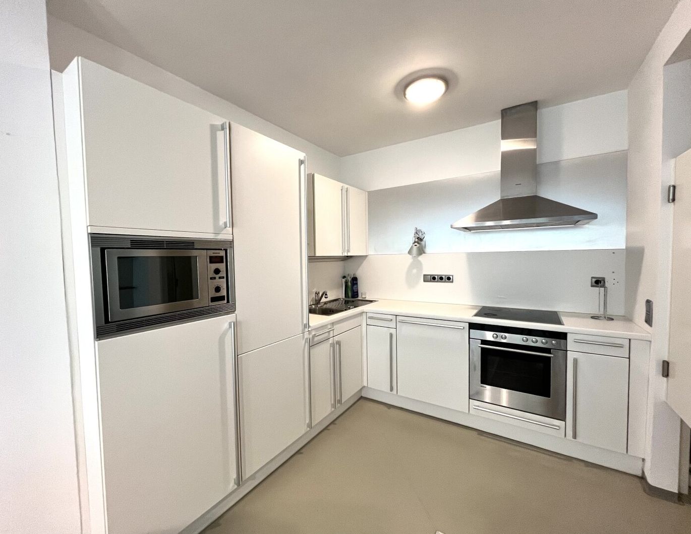 Graz - Waltendorf: NÄHE CITY UND TU-INFFELD: Großzügige und modern gestaltete 2-Zimmer Wohnung mit Tiefgarage! TOP CHANCE!