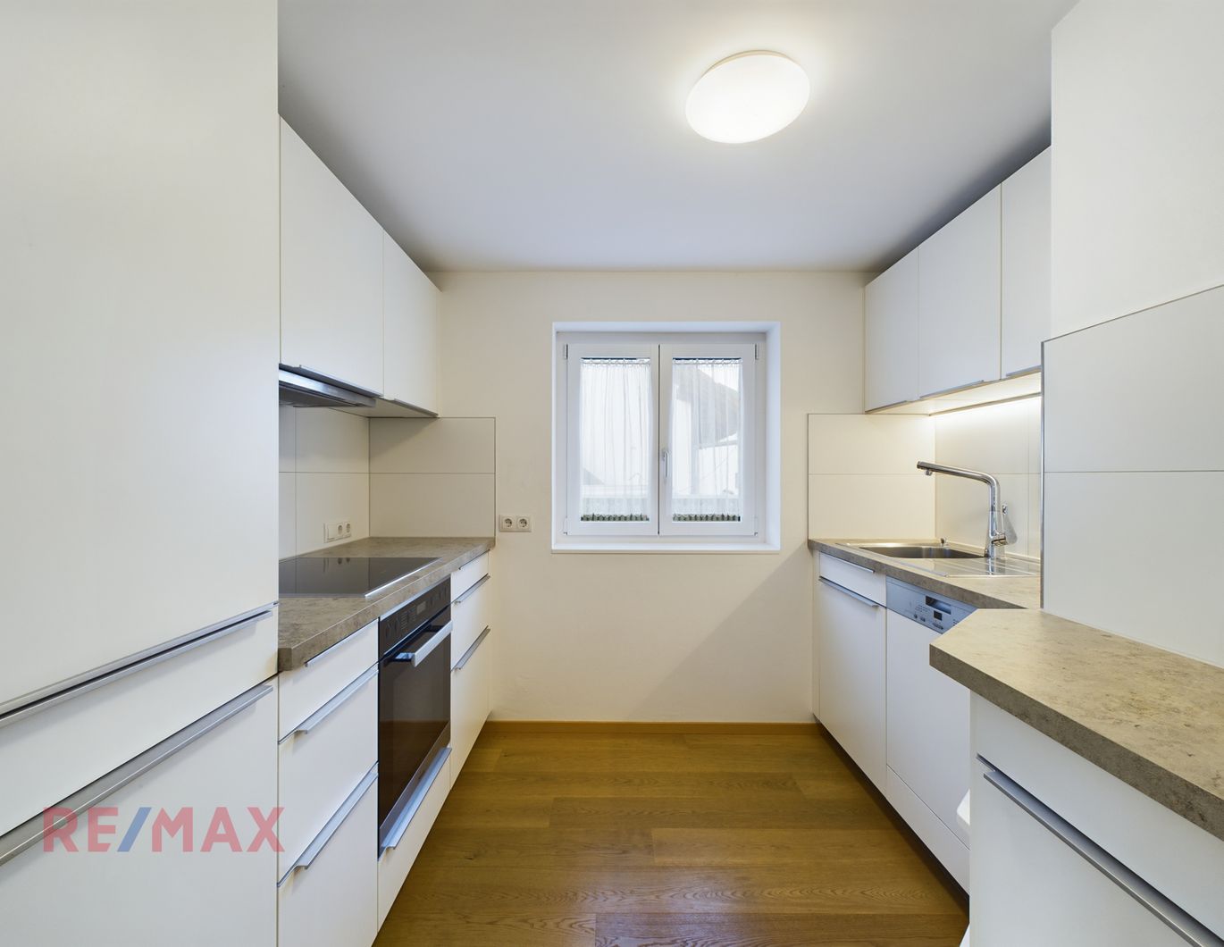 Wohnträume und Visionen aller Art: Haus mit Mehrzweckgebäude