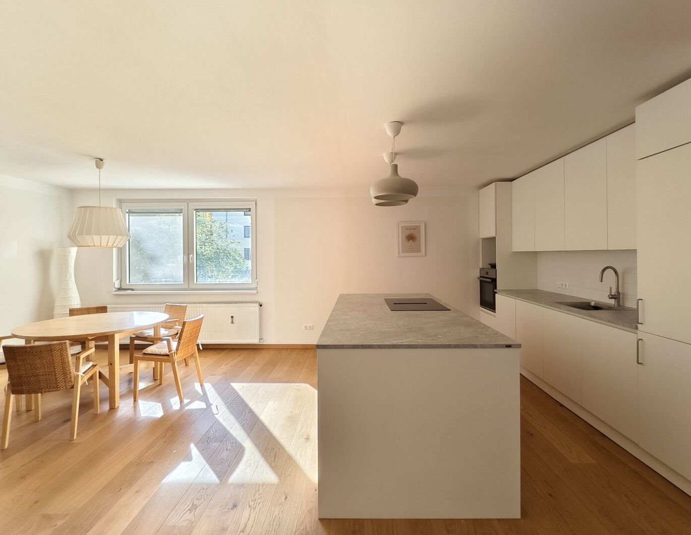 So grün kann Stadt sein! Großzügige 4-Zimmer-Wohnung mit wunderbarem Parkblick in angenehmer Ruhelage