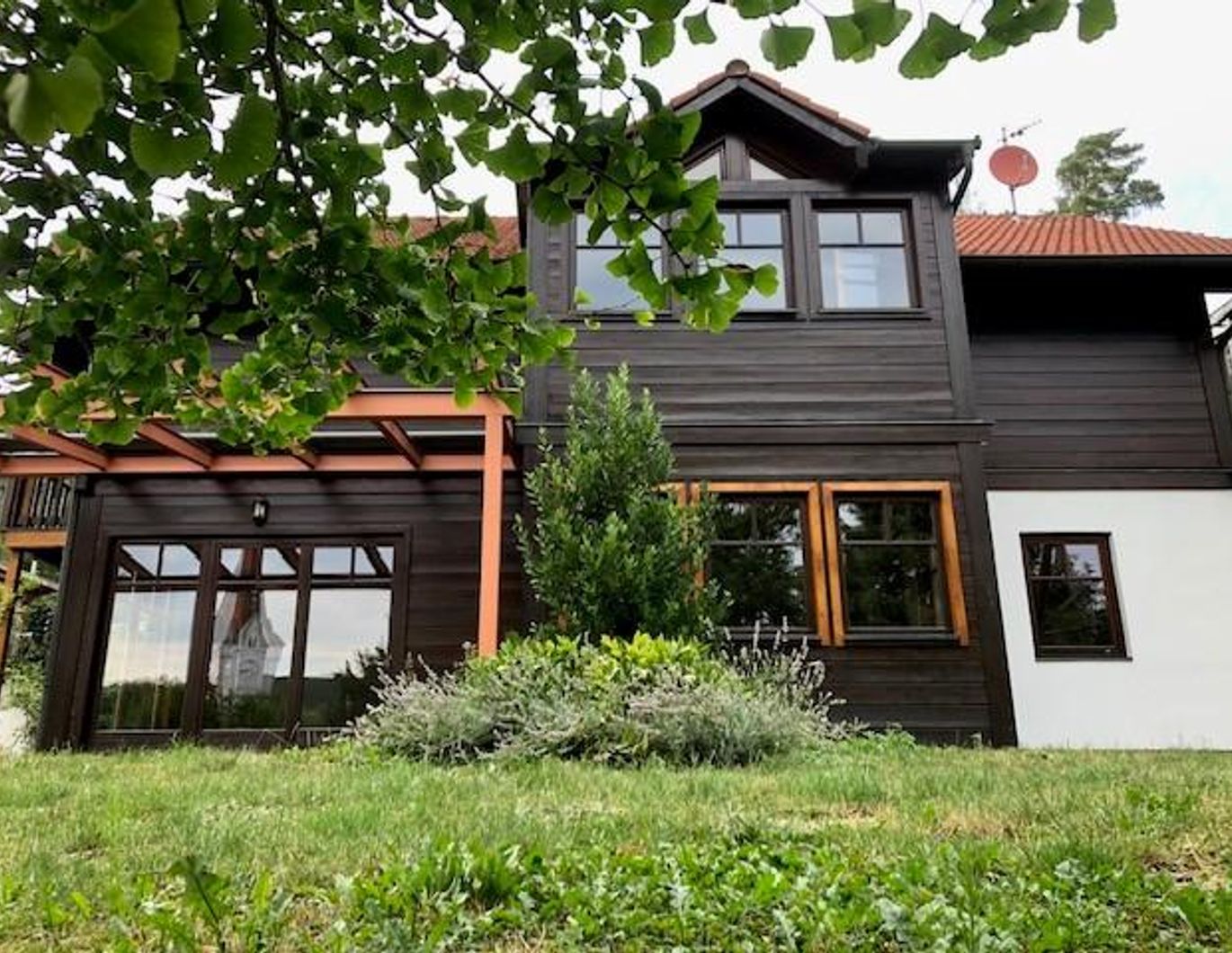 TRAUMHAFTES MIETHAUS MIT POOL AM SÜDHANG VON MARIA GUGGING FÜR GARTEN- UND NATURLIEBHABER IM NAHBEREICH VON WIEN