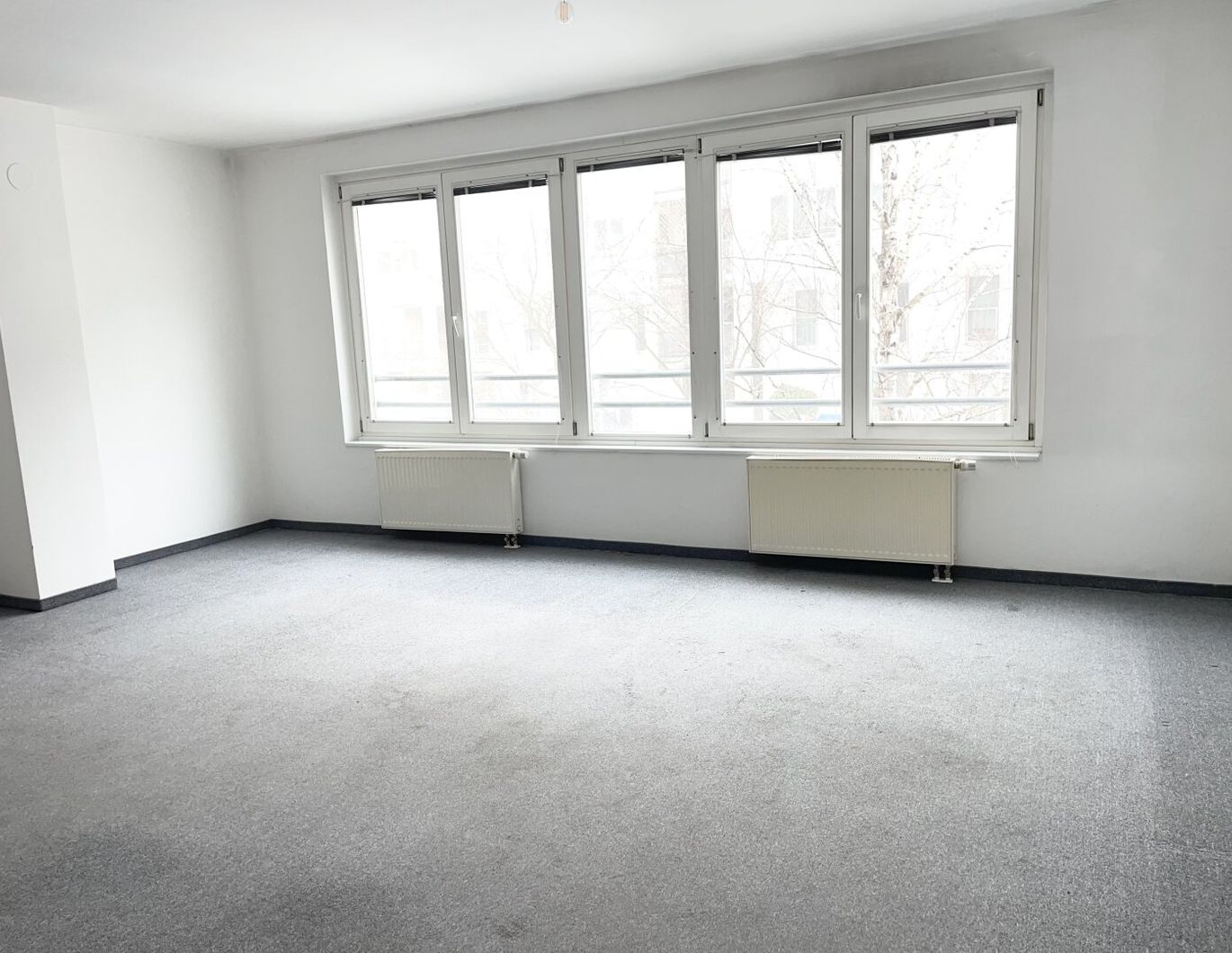 PROVISIONSFREI VOM EIGENTÜMER! NETTE 3-ZIMMER WOHNUNG MIT LOGGIA BEI ALT-ERLAA!