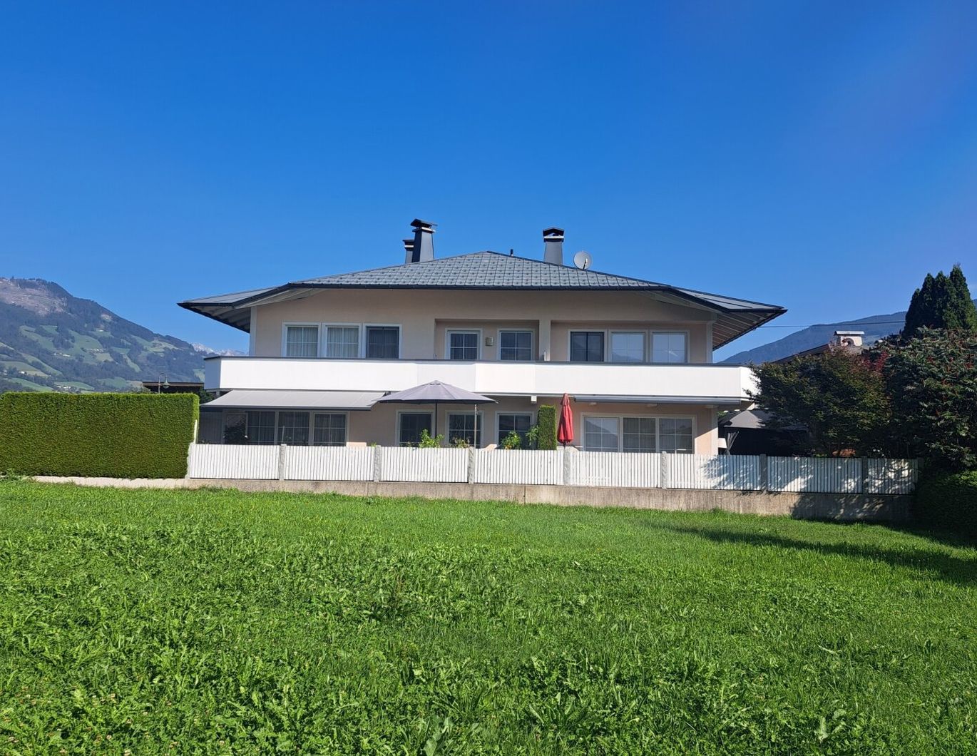 Moderne Landhaus-Villa in Golfplatznähe !