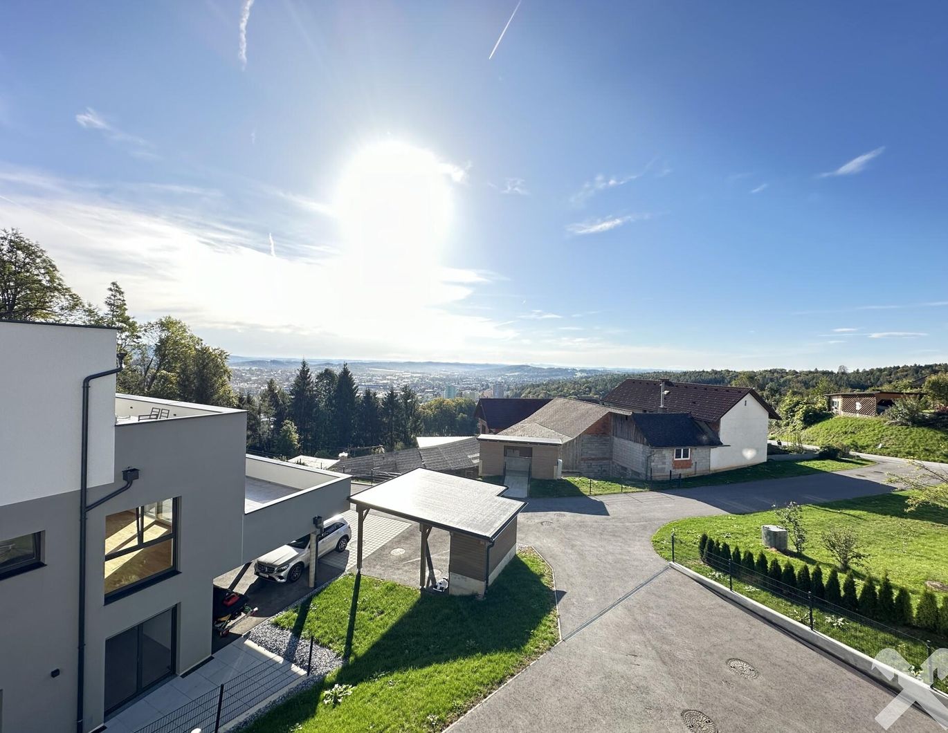 Exklusives Wohnen in Doppelhaushälfte mit Eigengarten und wunderbarem Panoramablick