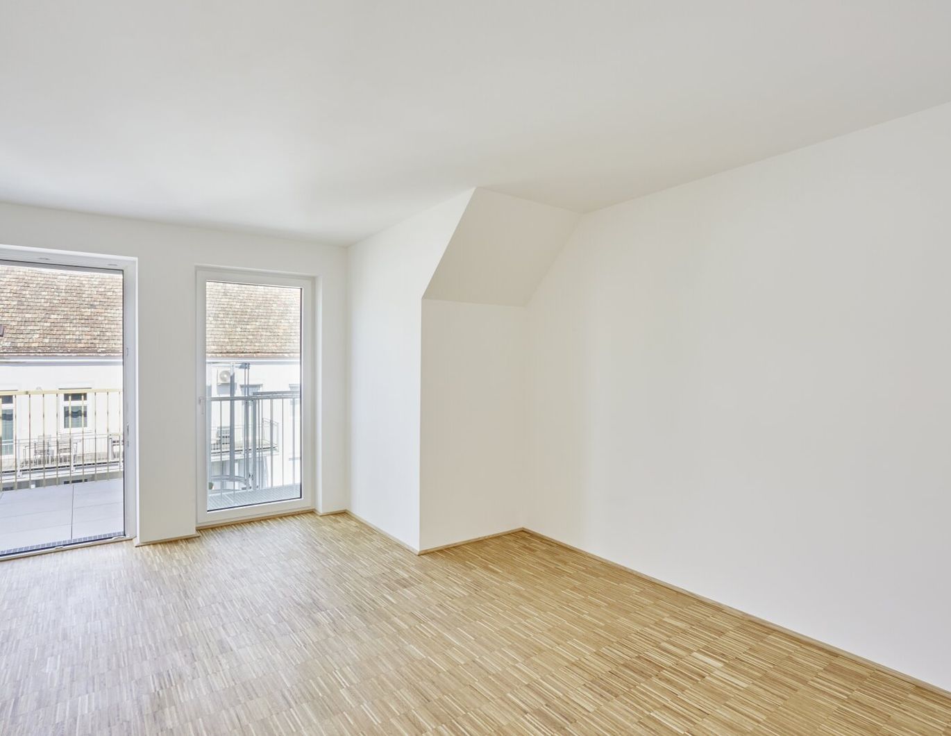Sonnenaufgang am eigenen Balkon - urbanes Leben mit Fernsicht