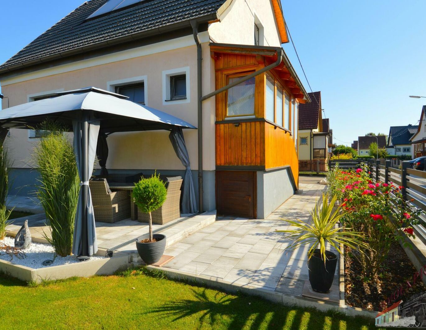 Einfamilienhaus in ruhiger Siedlungslage mit schönem Garten und Solaranlage