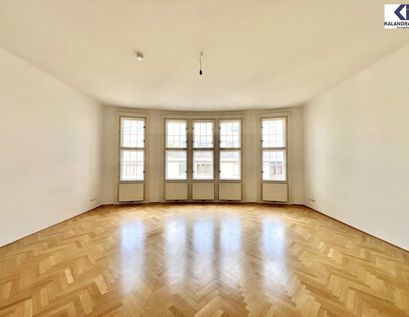 360 TOUR // JUGENDSTILWOHNUNG mit BALKON // CLASSIC STYLE APARTMENT with BALCONY