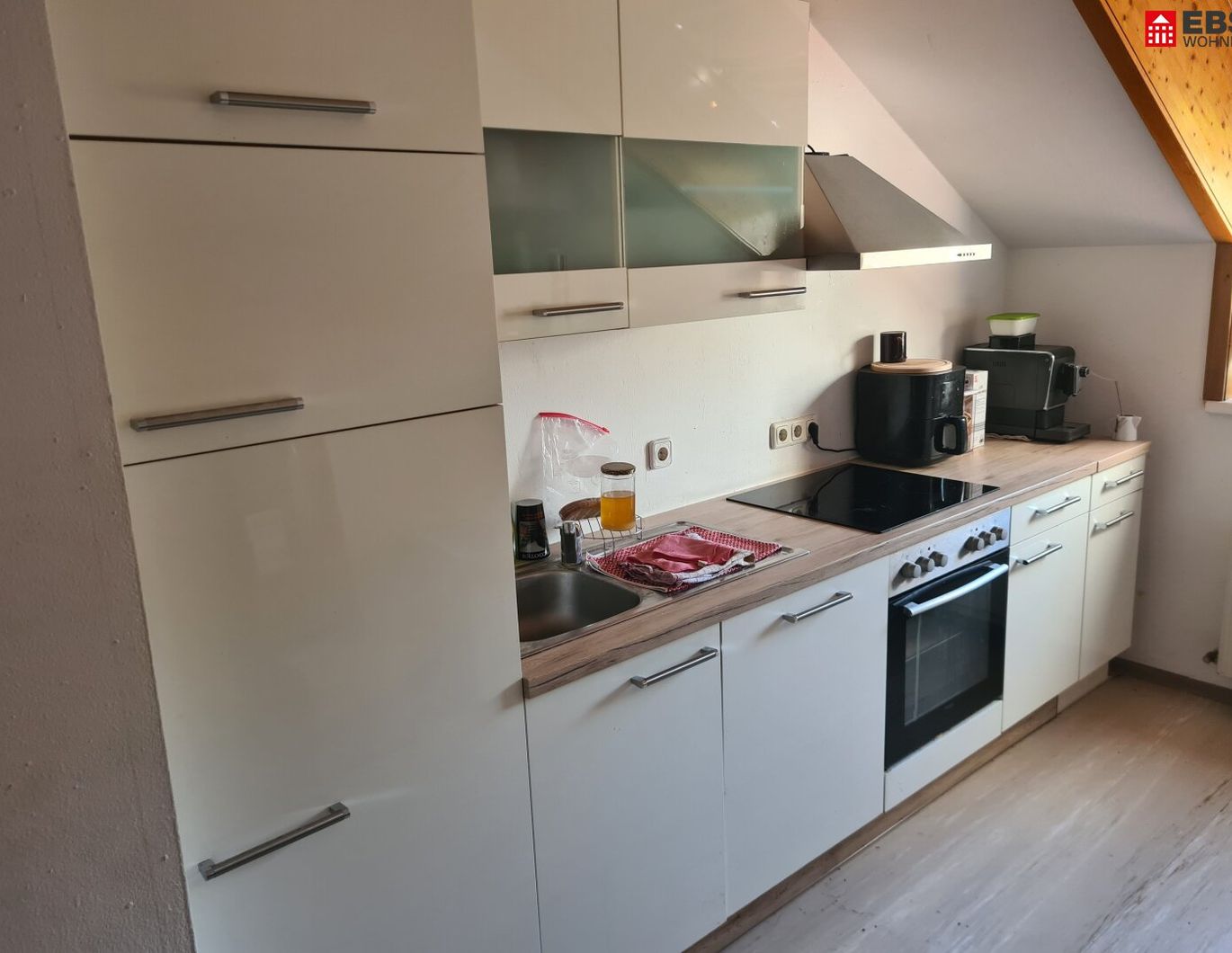 3-Zimmer-Wohnung mit Loggia (Wintergarten) in Attnang-Puchheim! Privater Parkplatz und Keller vorhanden!