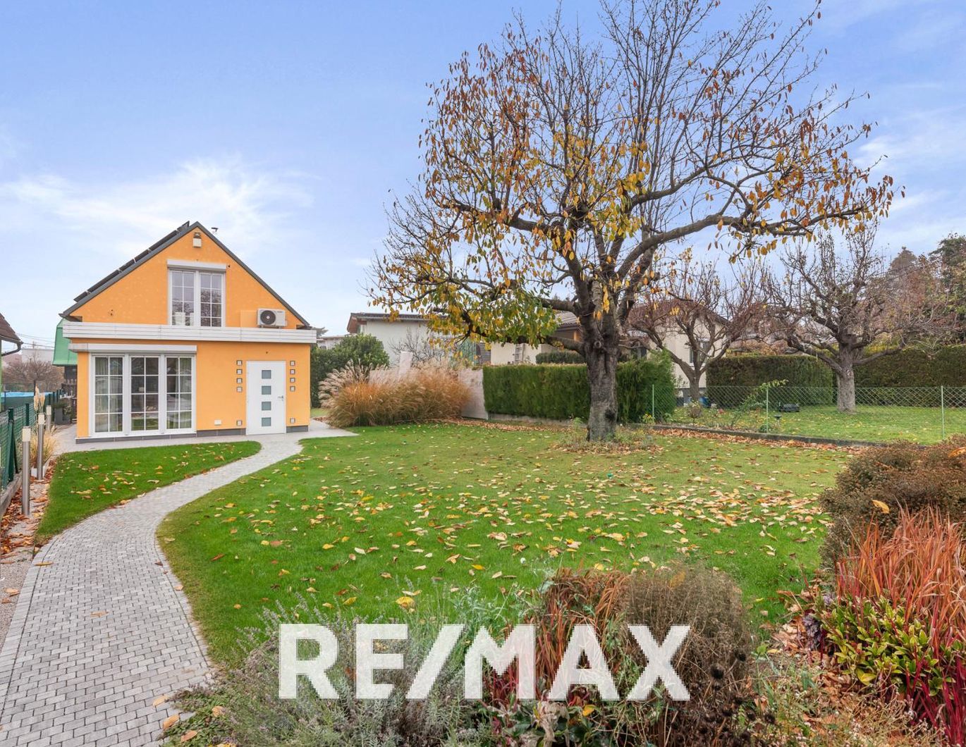 Neuwertiges Wohnhaus mit 479 m² Eigengrund in Kleingarten Simmeringer Haide, Wien 1110