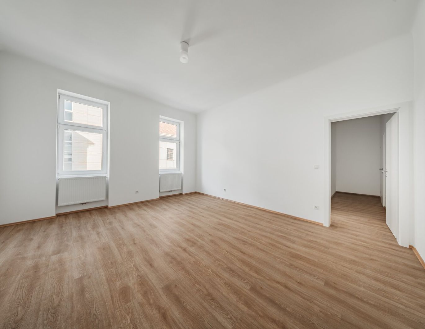 Bezugsfertige 2-Zimmer-Wohnung mit Küche und geräumigem Badezimmer!