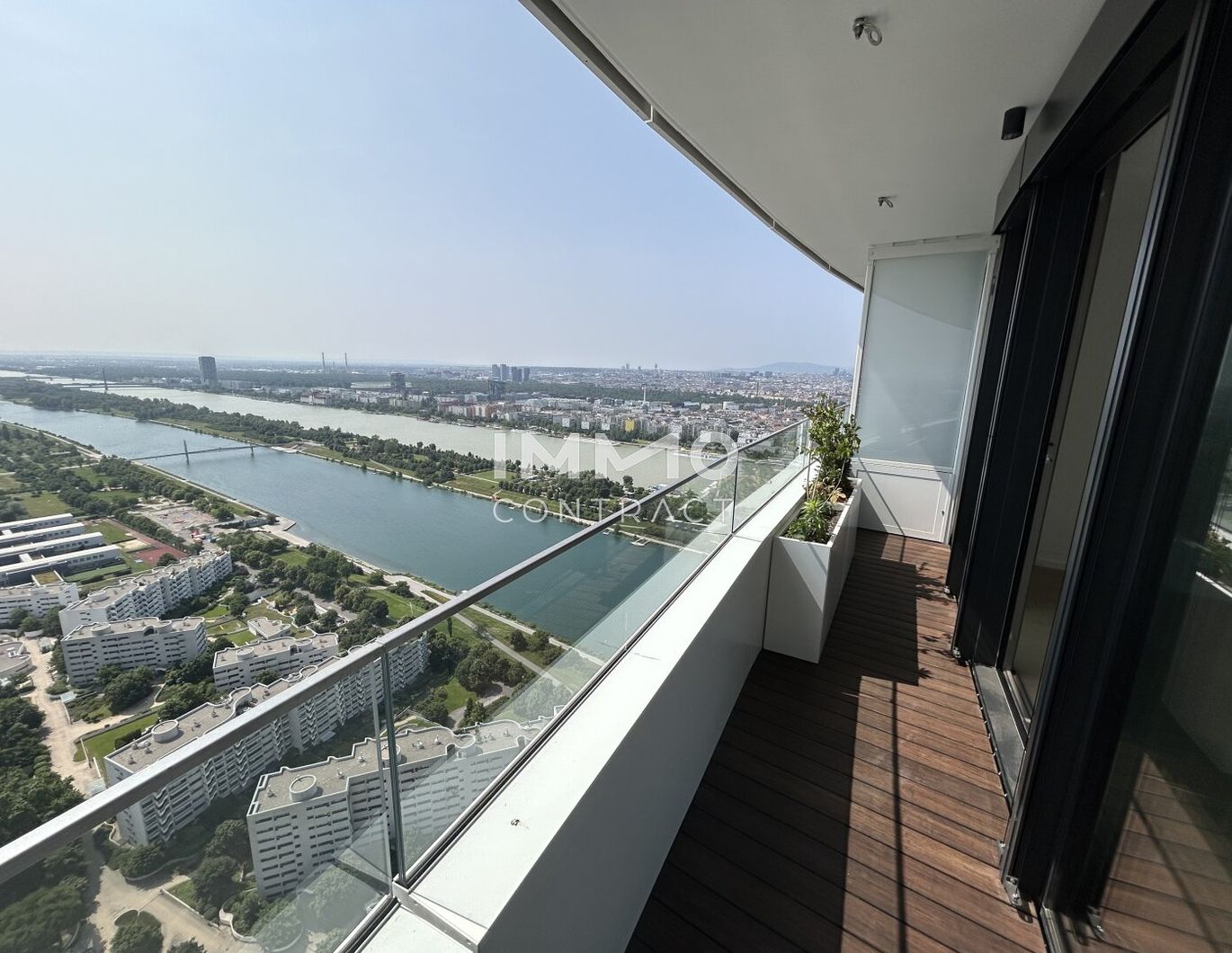 Wohnen auf höchstem Niveau! Pool, Sauna, Gym inklusive!