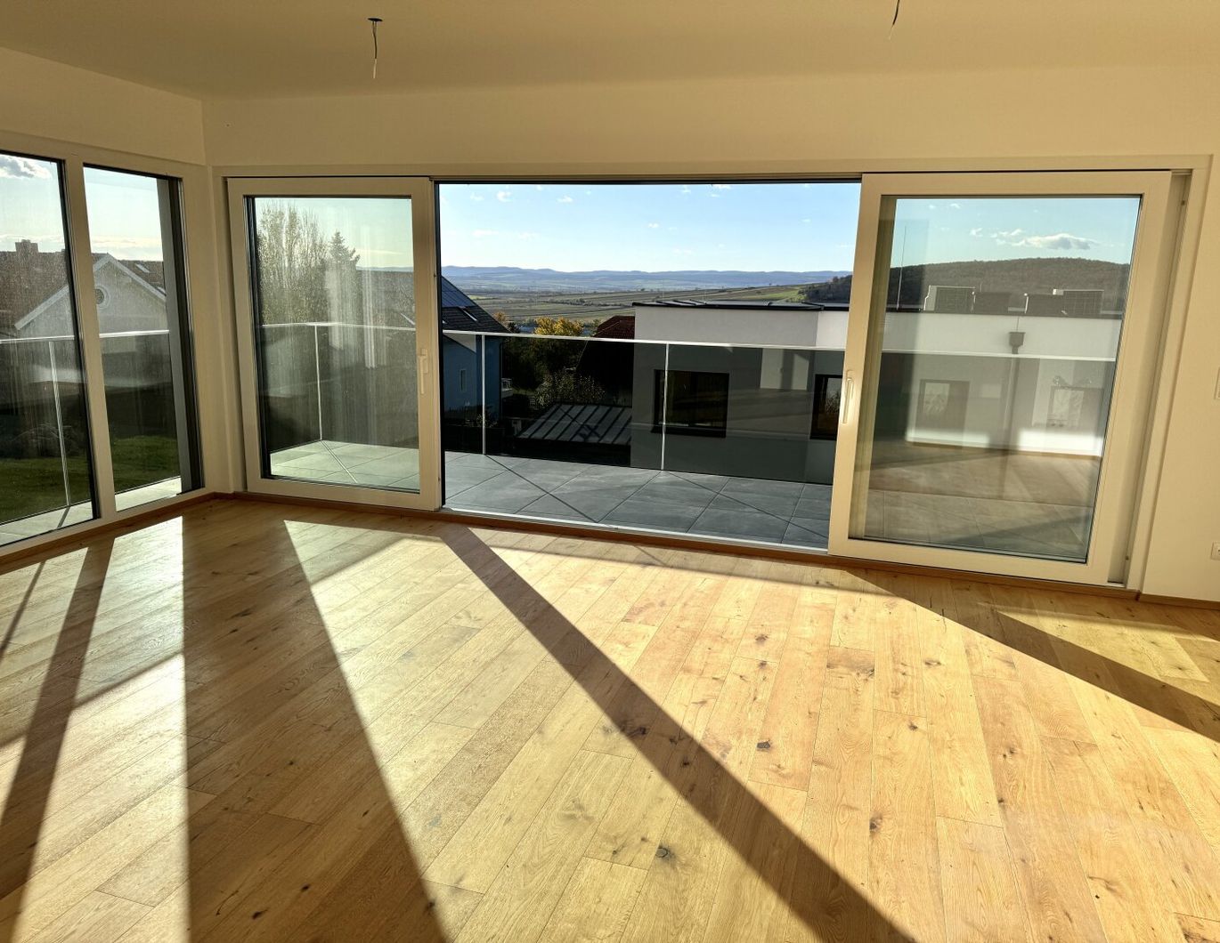 Modernes Doppelhaus mit Garten, Balkon & Dachterrasse - Traumhafter Ausblick nahe Eisenstadt