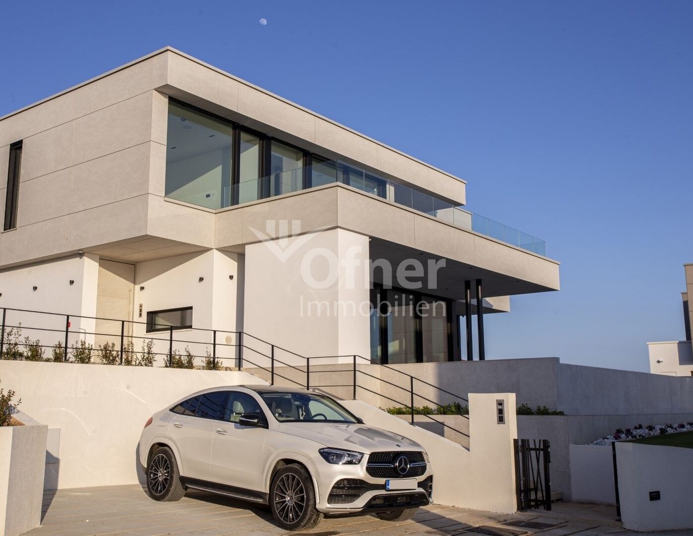 Luxusvilla mit Meerblick, Pool und großem Garten - 1.015 m2 Grundstück