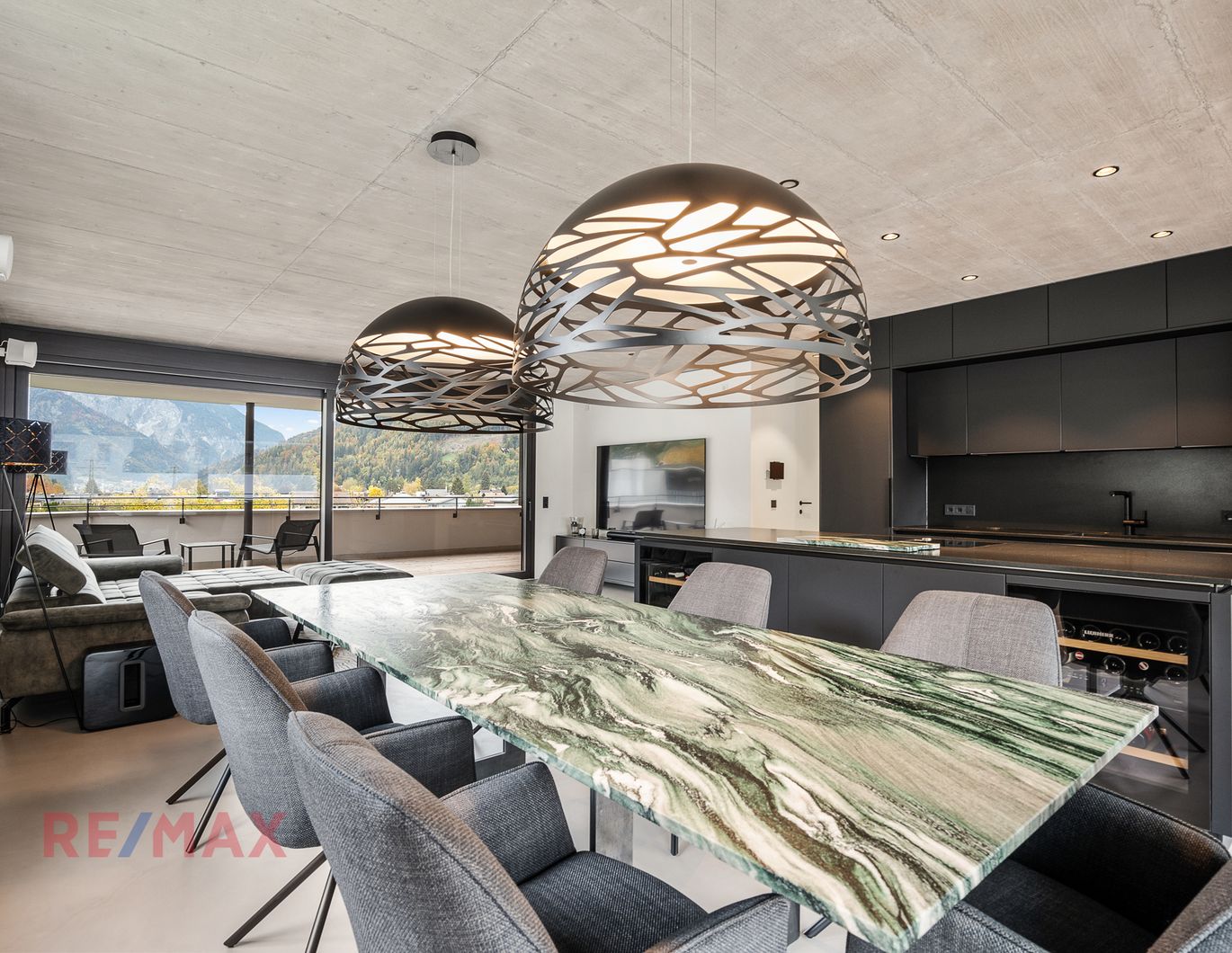 Exklusive Dachwohnung: Design, Komfort und Weitblick