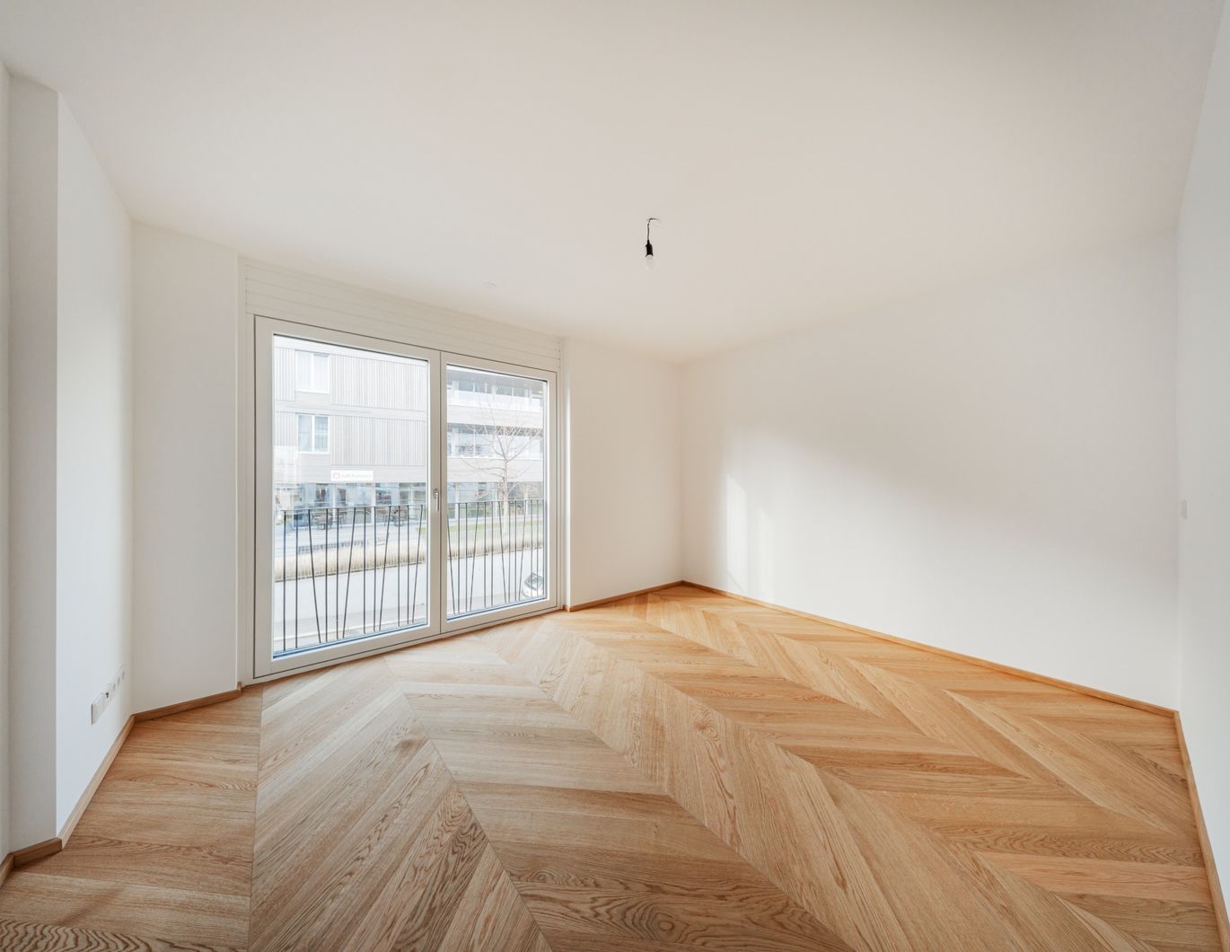 Exklusiver Neubau Erstbezug - 4 Zimmer mit Balkon, Grünblick, Fitness & Garage