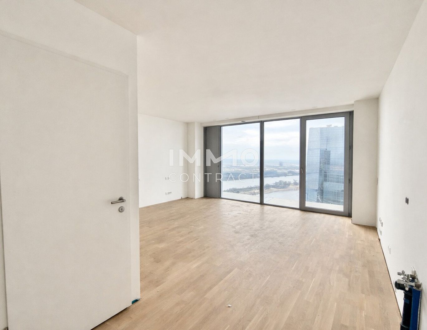 Urban Sunset Living - DC2 Tower: SKY RESIDENCES