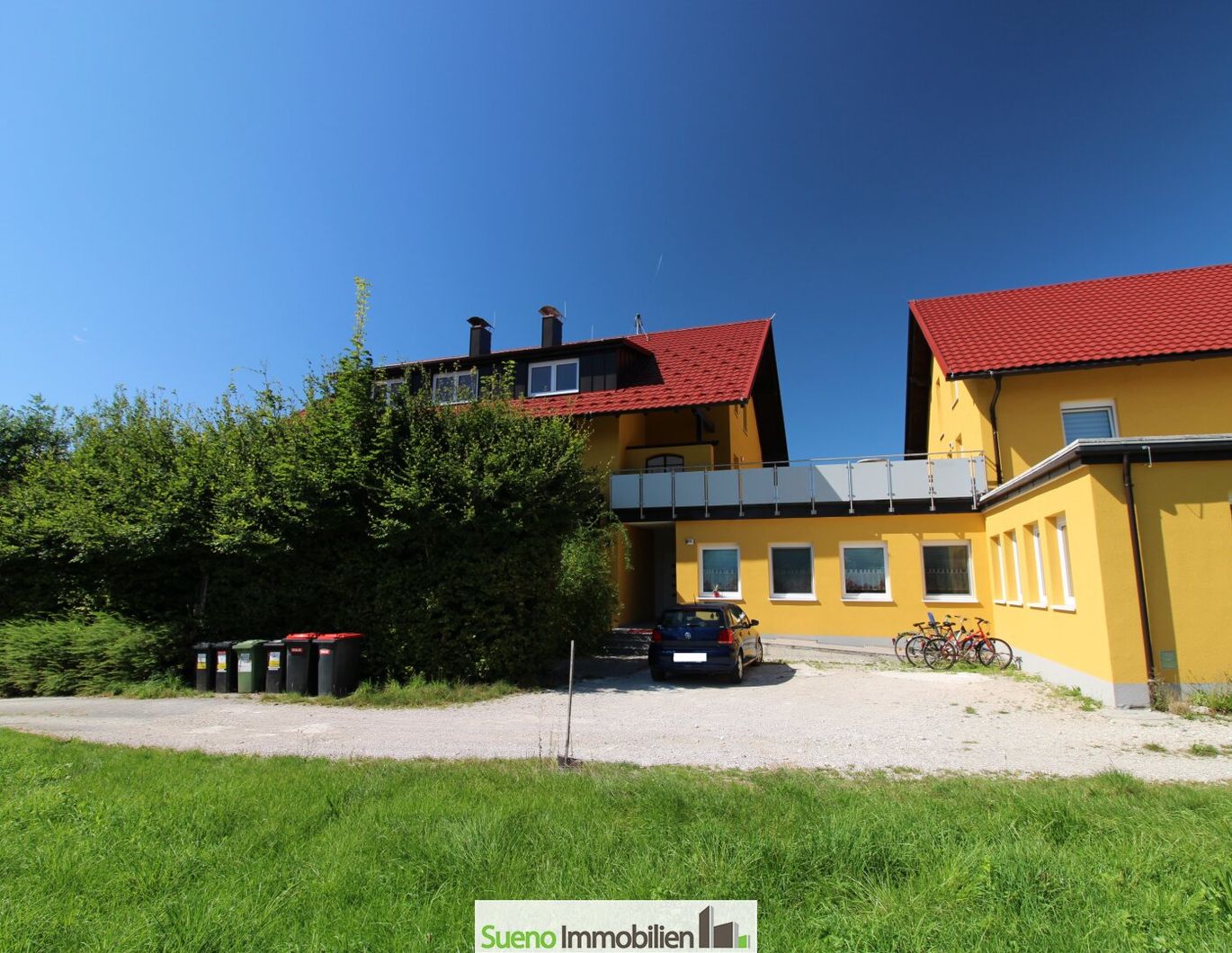 TRAUM-Wohnung mit Balkon und BERGBLICK zu mieten!