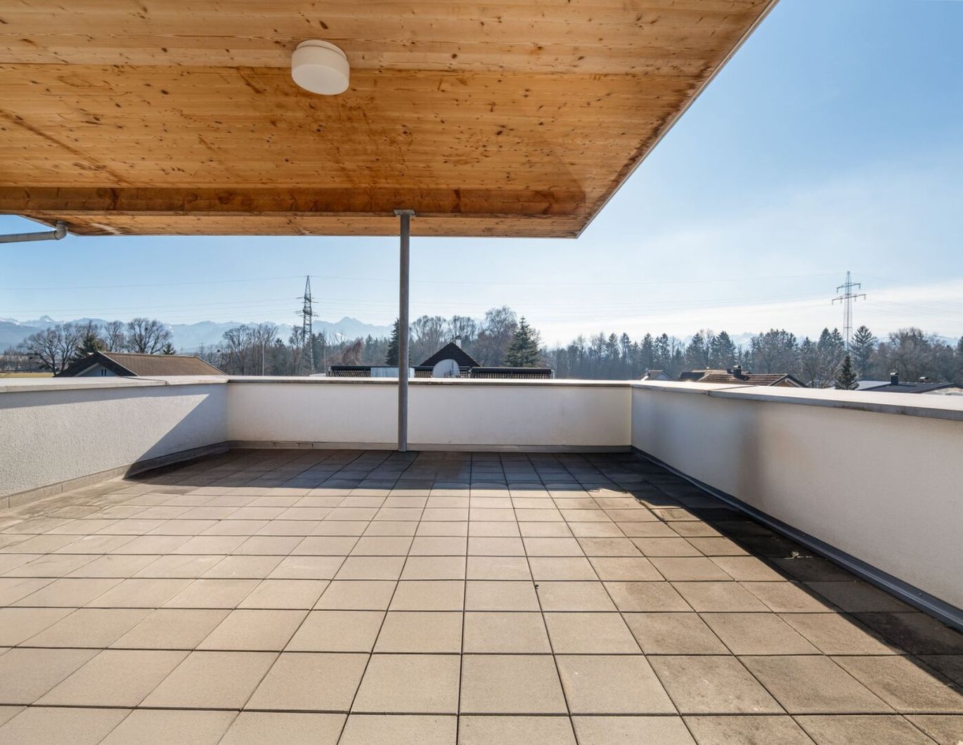 Koblach: Moderne 3-Zimmer-Maisonettwohnung mit riesiger Dachgeschoss-Terrasse!