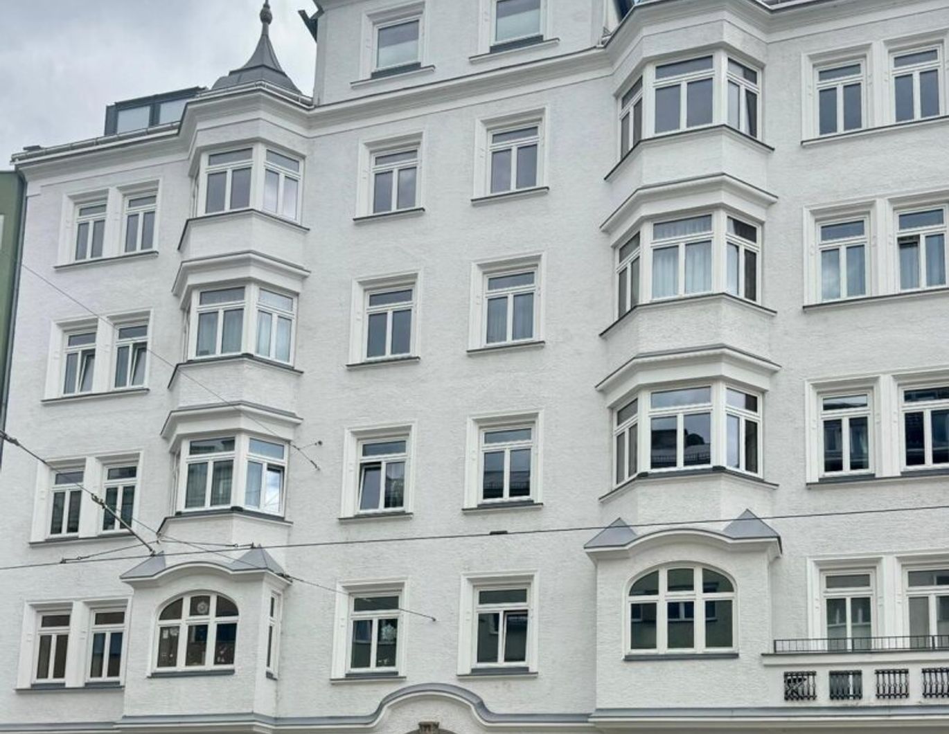 Renovierte 4-Zimmer-Altbauwohnung in Innsbruck-Saggen im Gründerzeithaus