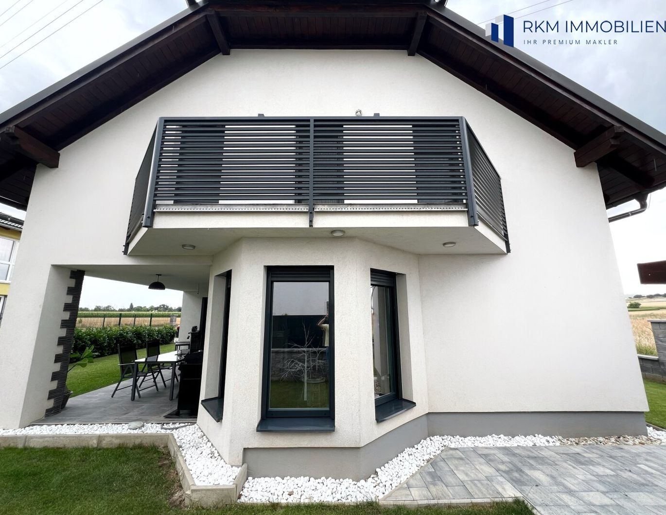 Luxuriöses Einfamilienhaus in Gerasdorf: 6 Zimmer, 207m², Terrasse & Balkone!