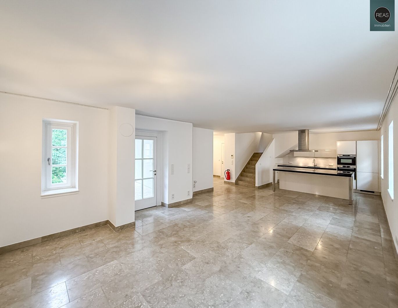 Provisionsfrei: Traum - Maisonette - Wohnung mit Freiflächen beim Beethoven Museum und Pfarrplatz! Garagen verfügbar!