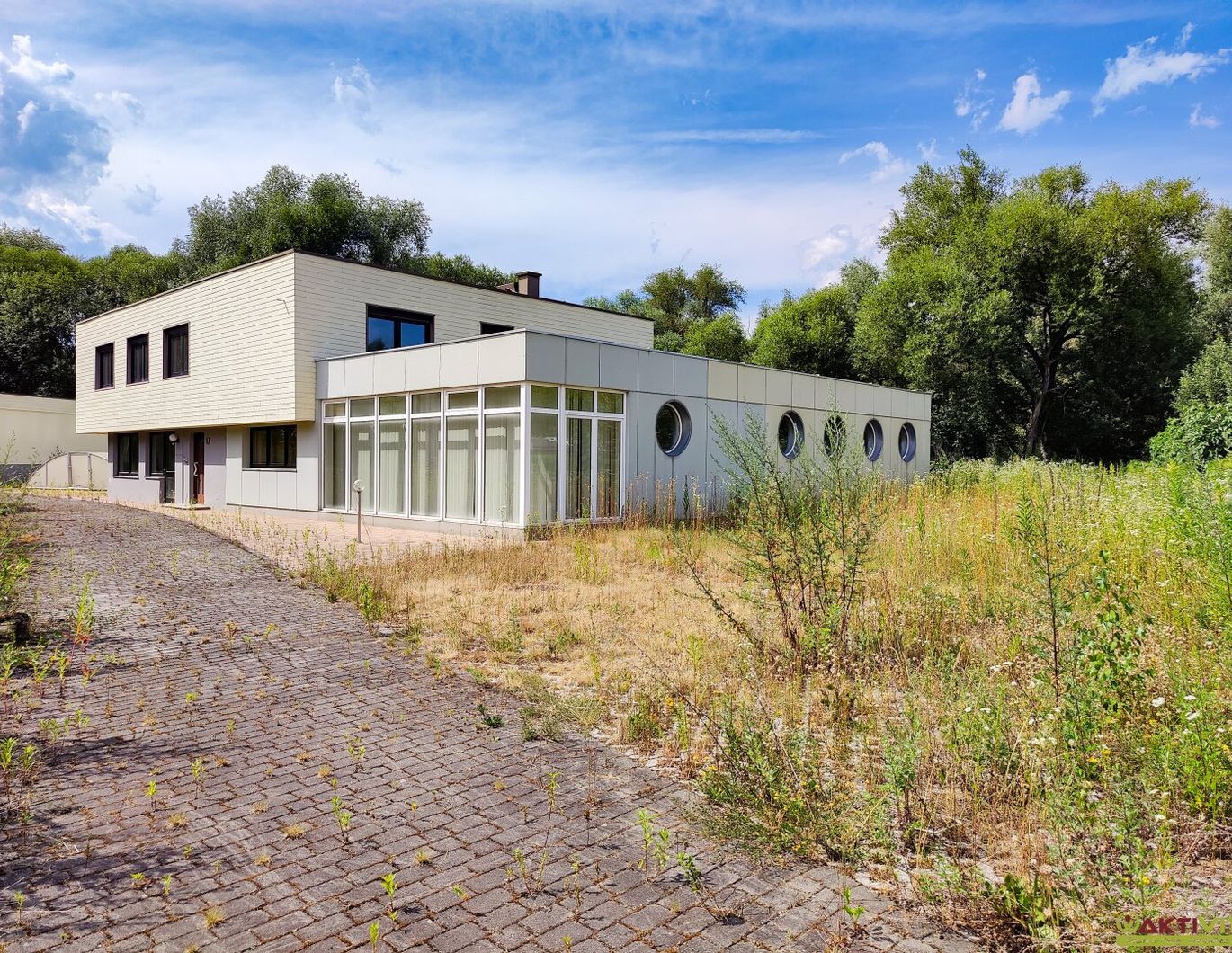 Großzügiges Wohnhaus mit Pool, Sauna und 2.000 m² Grundstück in Zeltweg.