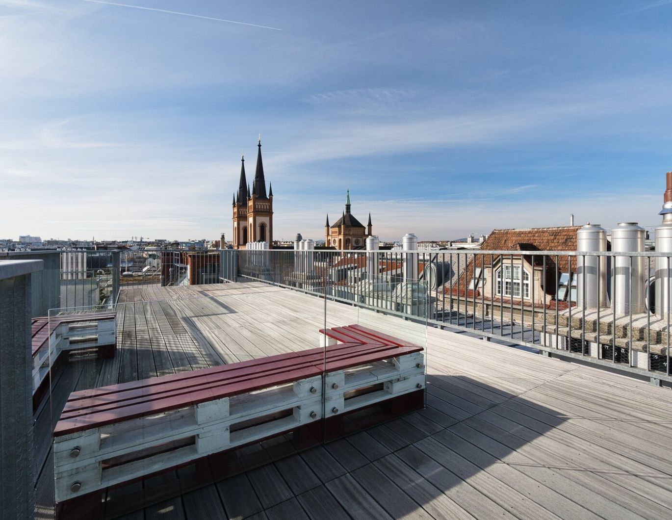 Privat oben, Projekt unten: Wohnen + Studio in einem Haus!