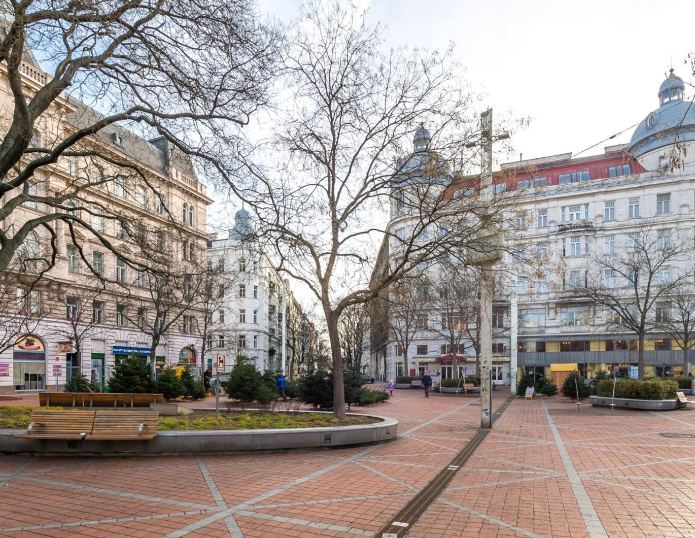 Perfekt geschnittene 3 Zimmer Altbauwohnung, direkt am Wallensteinplatz