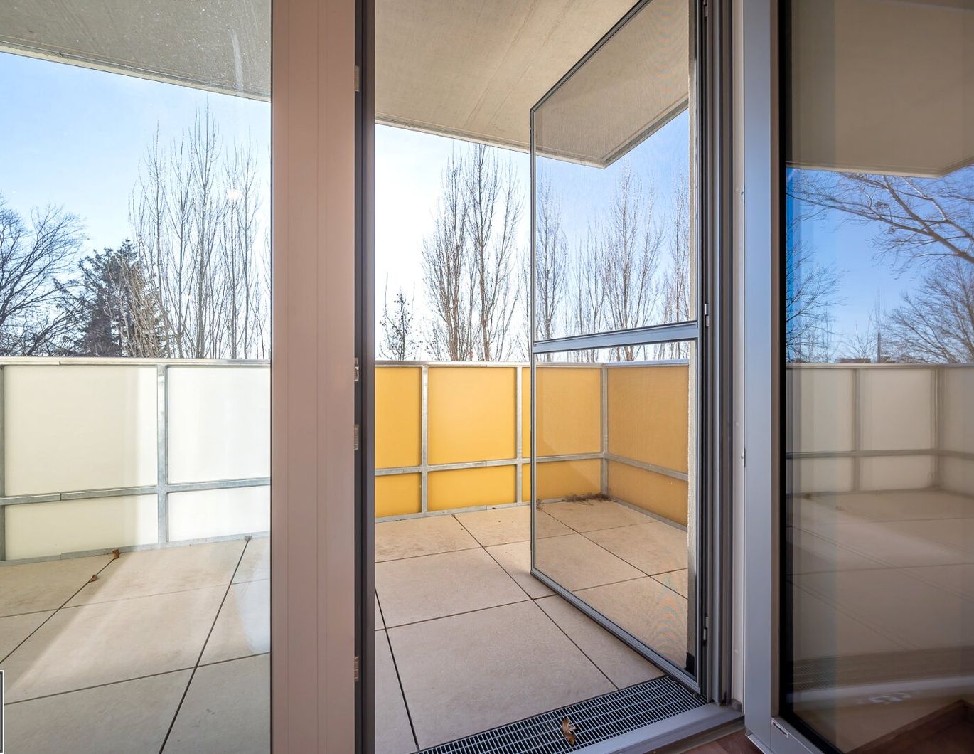 3 Zimmer Wohnung mit Südbalkon - hell, freundlich, gut geschnitten! Miete inkl. 2 KFZ-Stellplätzen!