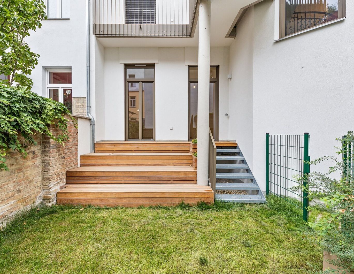 ERSTBEZUG ! Hochwertig generalsanierte 3 Zimmer miz TERRASSE UND GARTEN )Top 07)