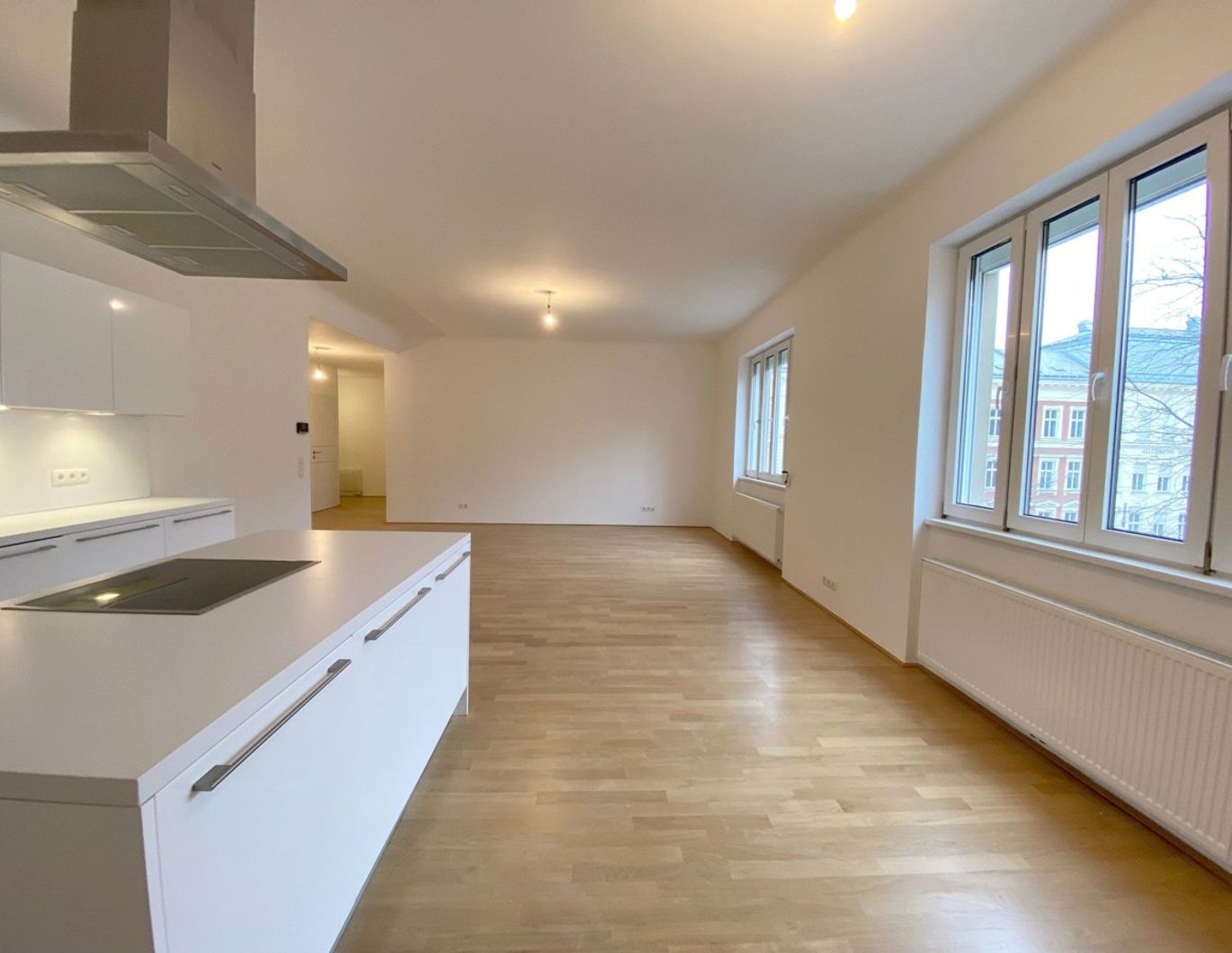 Wunderbare 4-Zimmer Altbau-Wohnung mit großer Loggia in 1040 Wien zu mieten