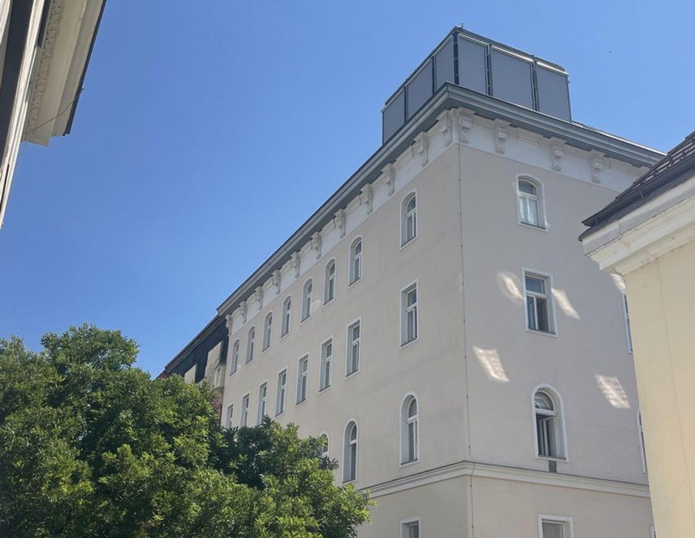 Ohne Maklergebühr - Bestlage Naschmarkt/Karlsplatz - sehr gepflegte, sehr helle Zweizimmerwohnung!