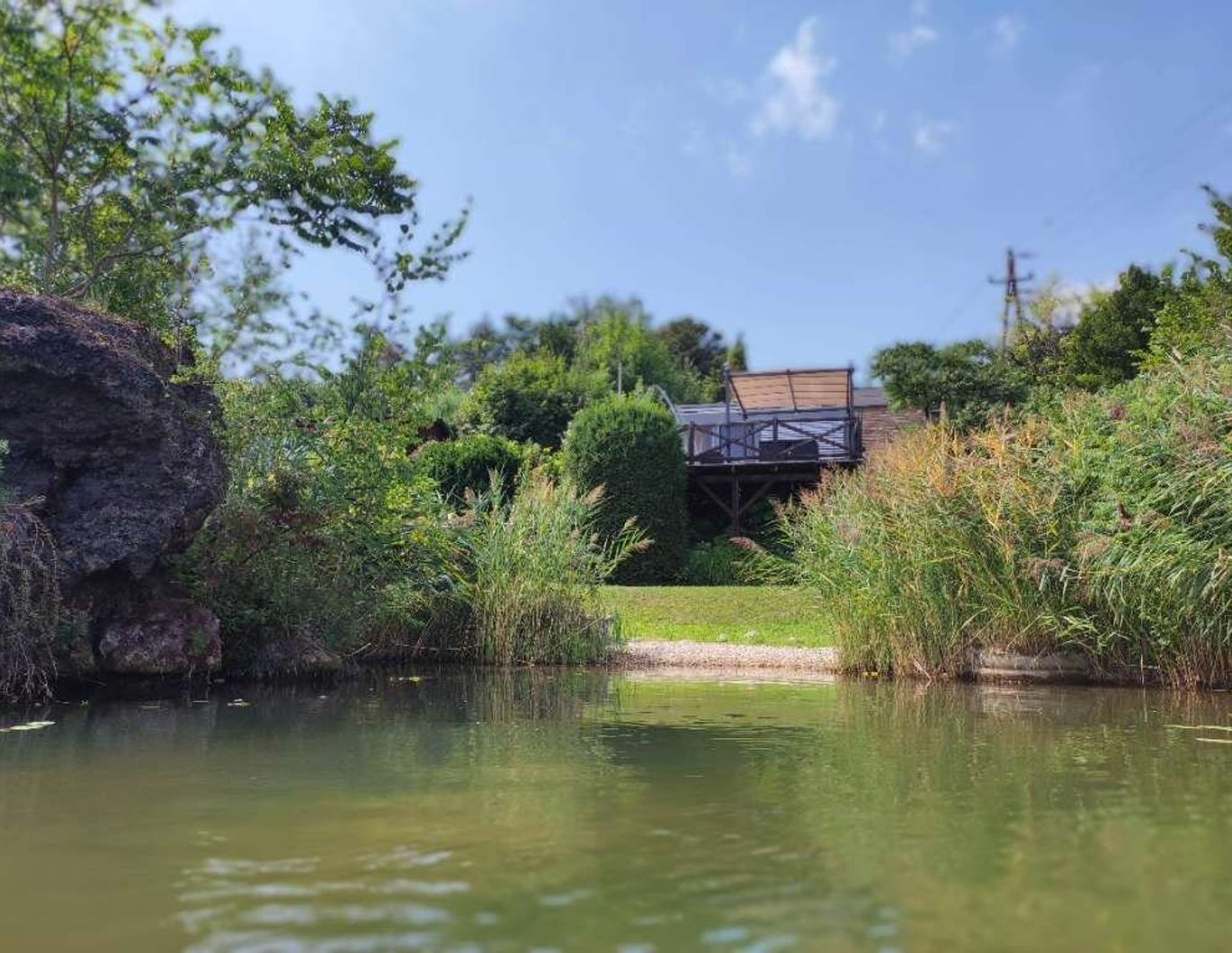Neufelder See IIIa - Ferienhaus auf Mietgrund - Direkt am See - Eigene Bucht