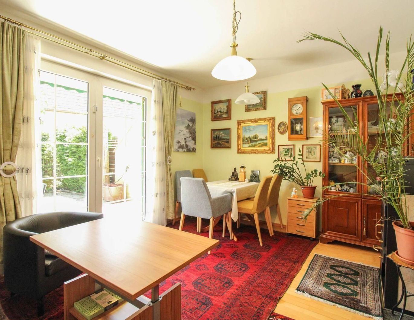 Familienfreundliches Wohnen in Münchendorf: Reihenmittelhaus mit Terrasse und gemütlichem Garten