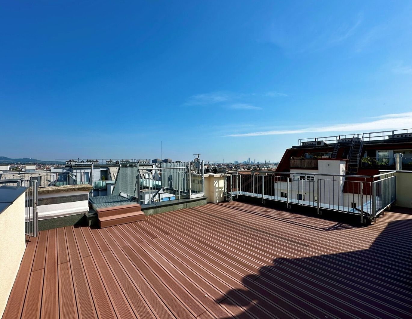 ⛱️ 3 Zimmer DG-Wohnung mit außergewöhnlicher Dachterrasse