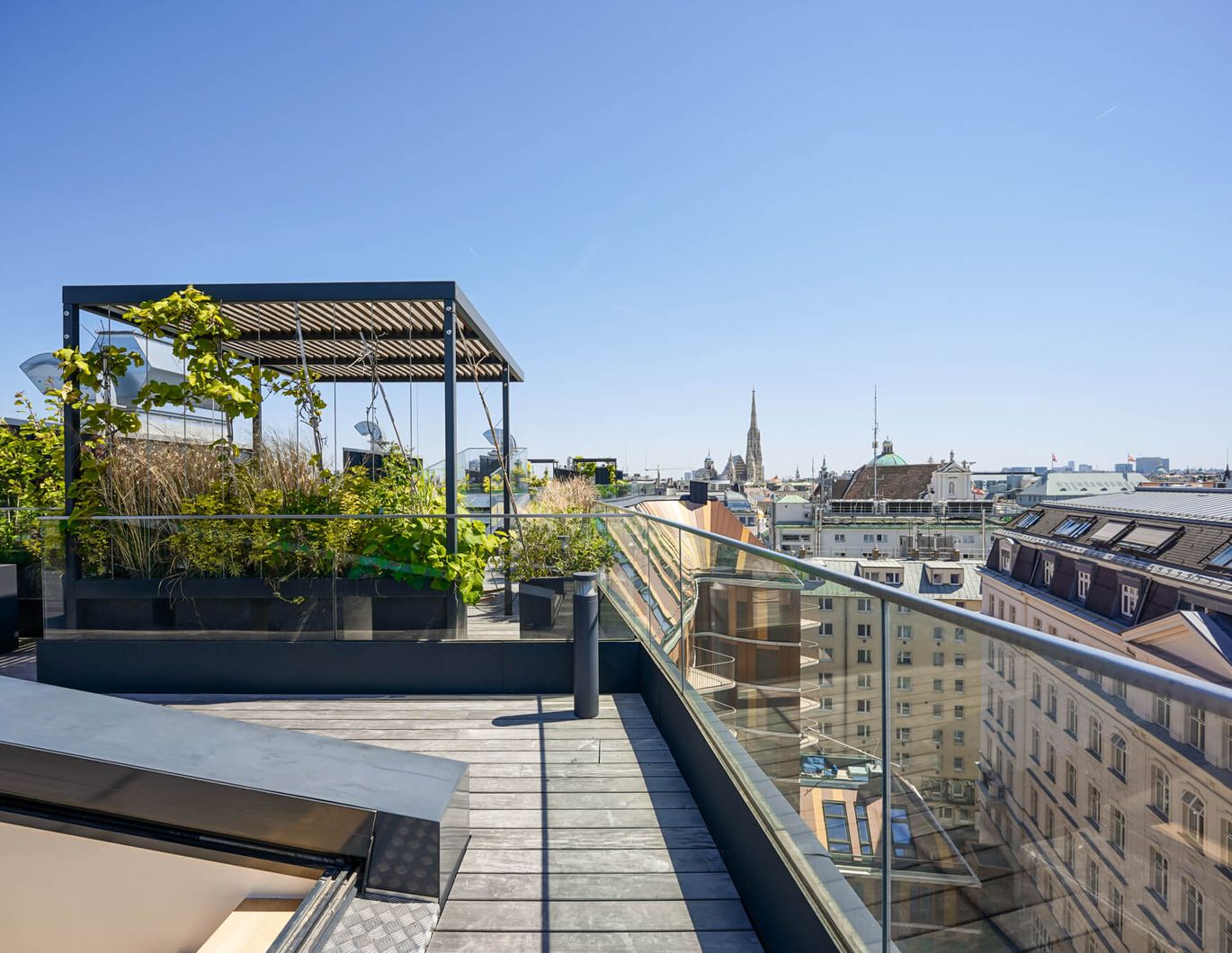 Modernes City-Penthouse mit Dachterrasse und Stephansdom-Blick