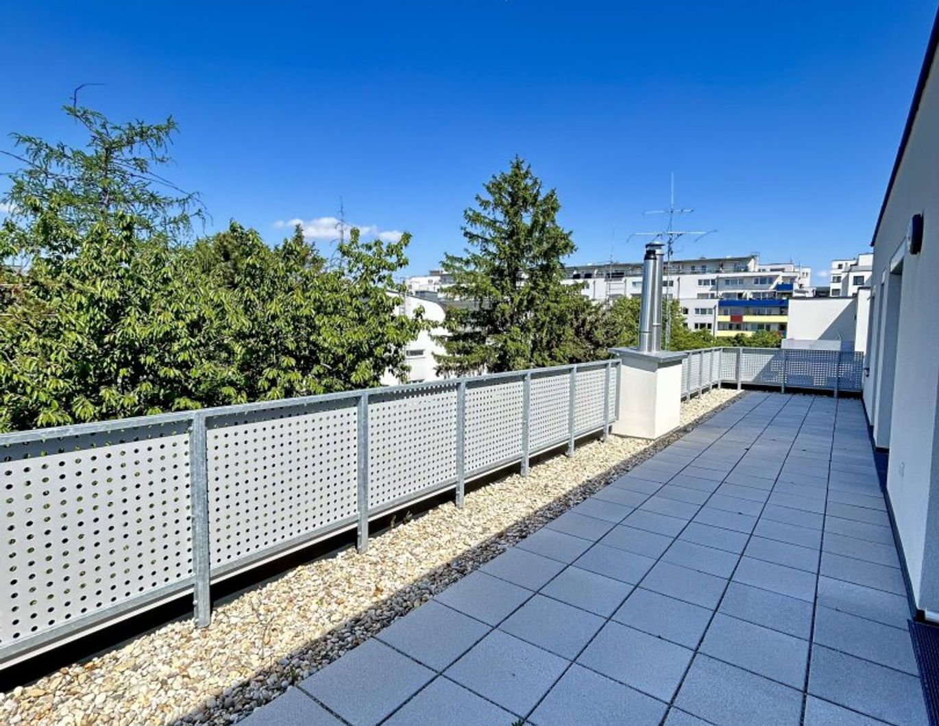 Traumhafte Dachgeschosswohnung in 1230 Wien - Erstbezug mit Balkon und Terrassen!