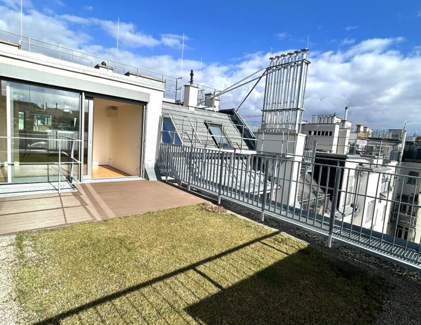 Dachterrassentraum - 3-Zimmer Wohnung mit Terrasse/Dachgarten zu Mieten !