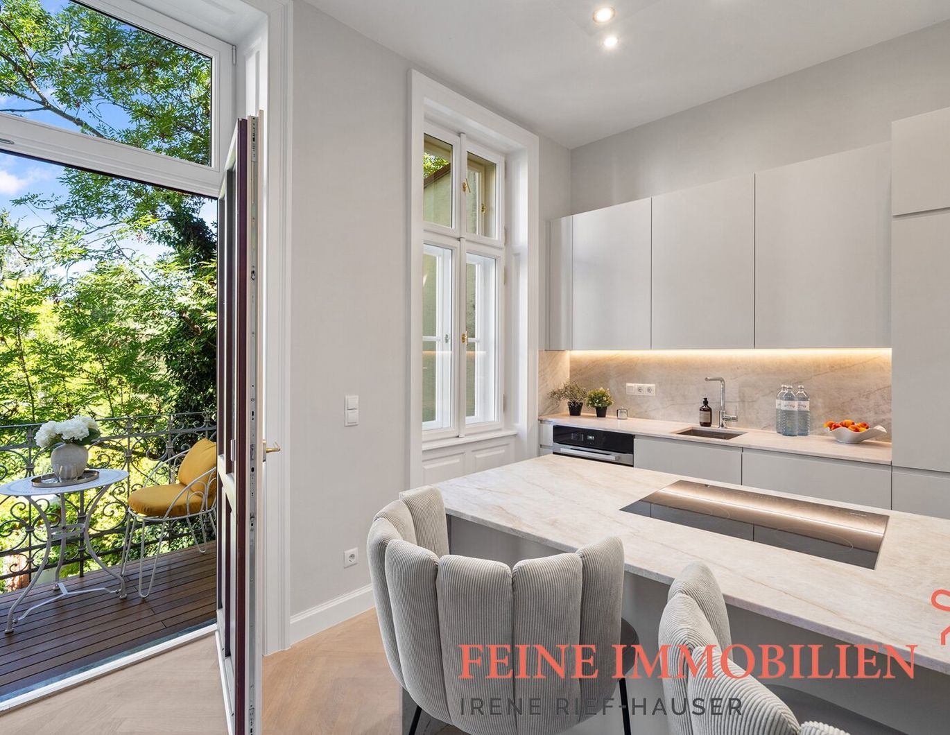 Lifestyle im Servitenviertel von Penzing - exklusiv sanierte Altbauwohnung mit Balkon