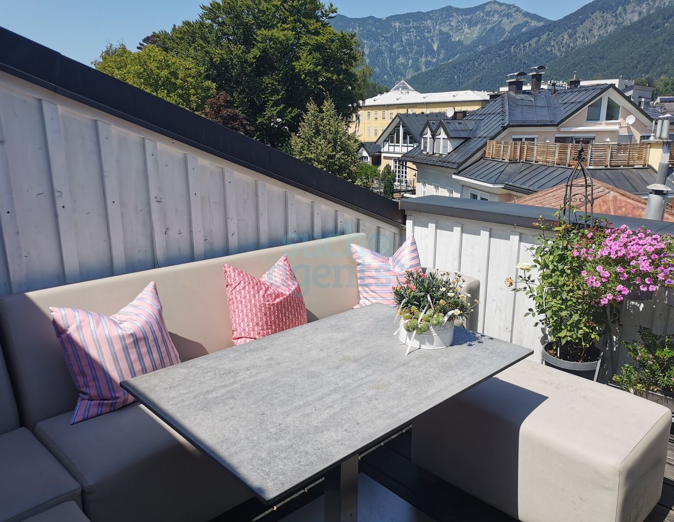 Exklusive Dachgeschosswohnung mit ca. 140 m² Wohnfläche und Dachterrasse