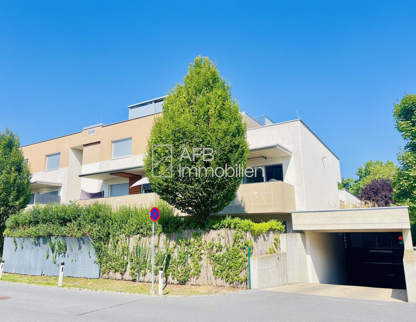 Schöne 2-Zimmer-Gartenwohnung in St. Peter mit Terrasse, Tiefgarage und Gartenanteil zu mieten
