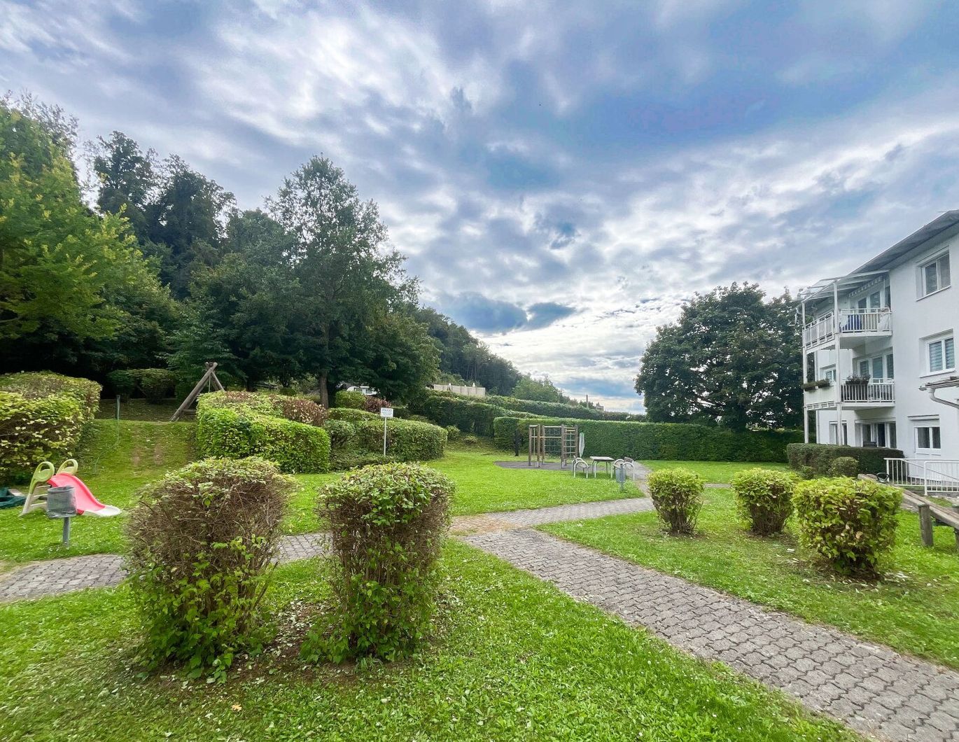 Moderne 4-Zimmer-Wohnung mit Loggia+Parkplatz in Pucking zu kaufen!