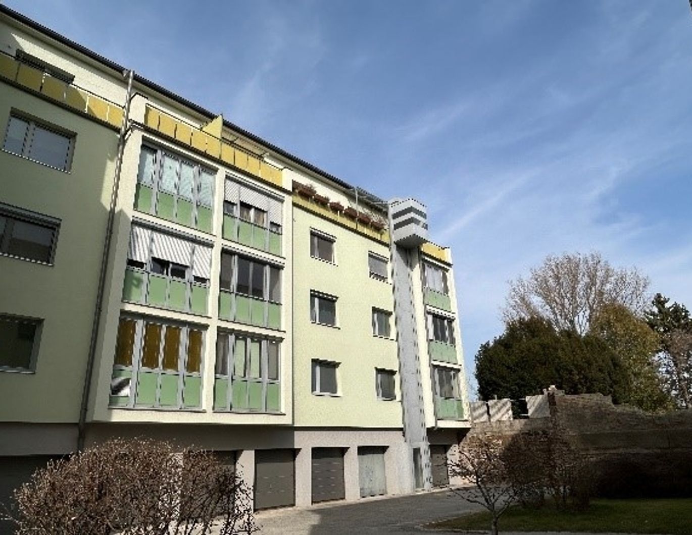 Großzügige 5-Zimmer-Wohnung mit Fernblick im Zentrum von Leobendorf!